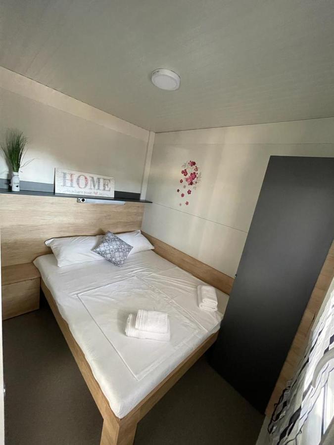 H&S Mobile Home Privlaka  Exteriör bild